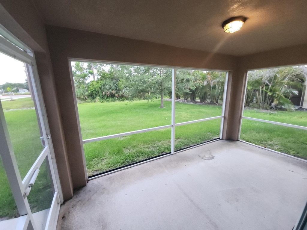 842 Se Walters Terrace - Photo 8