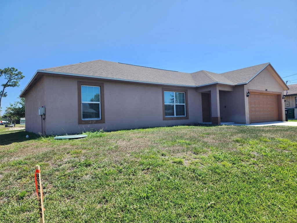 842 Se Walters Terrace - Photo 4