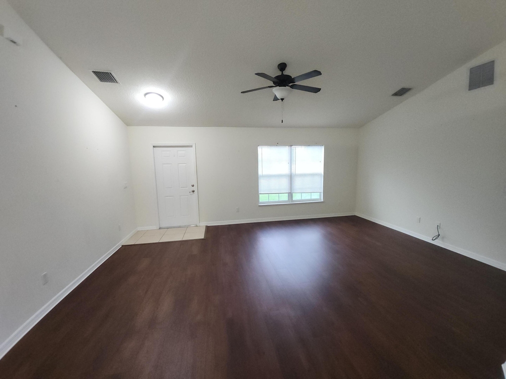 842 Se Walters Terrace - Photo 12