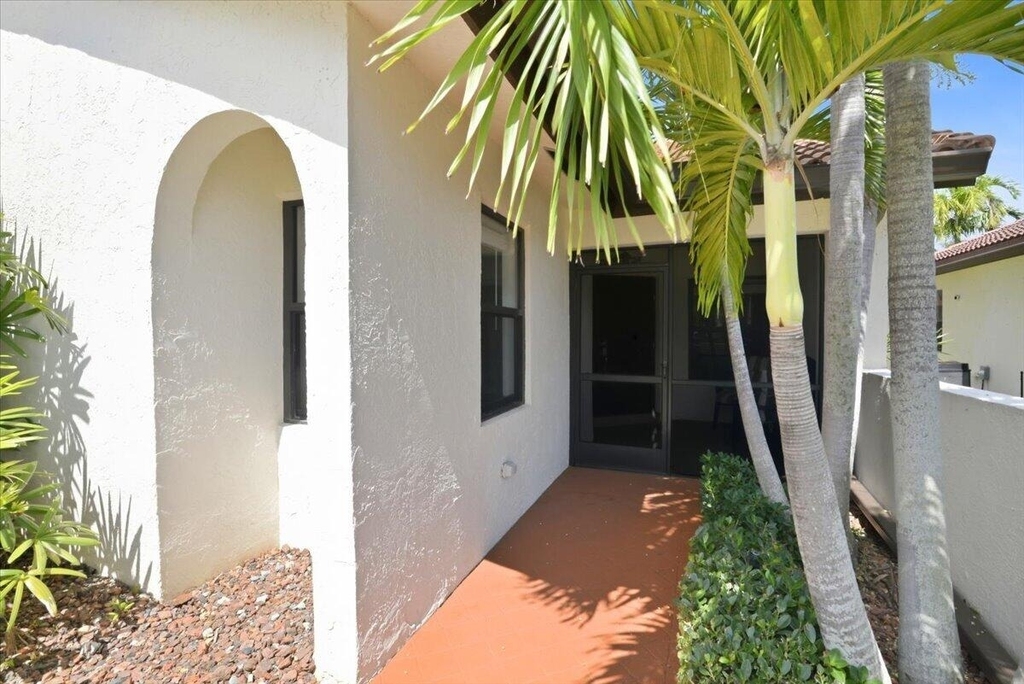 21583 Villa Nova Drive - Photo 2