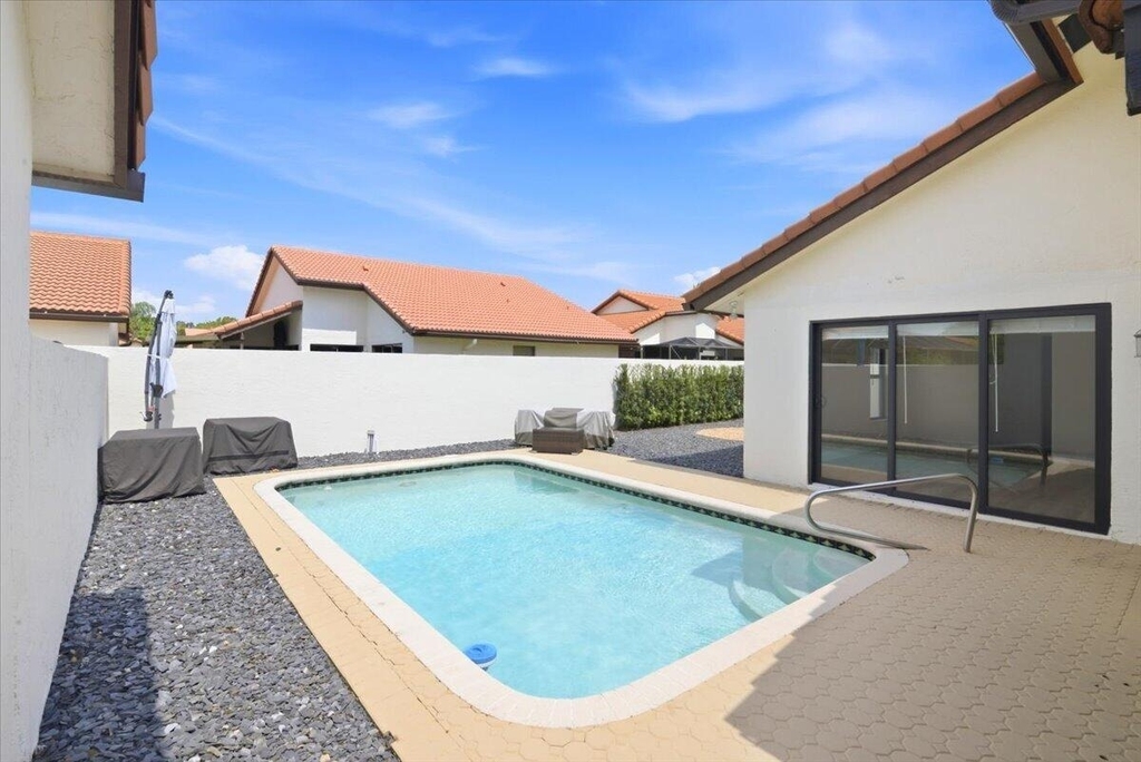 21583 Villa Nova Drive - Photo 44
