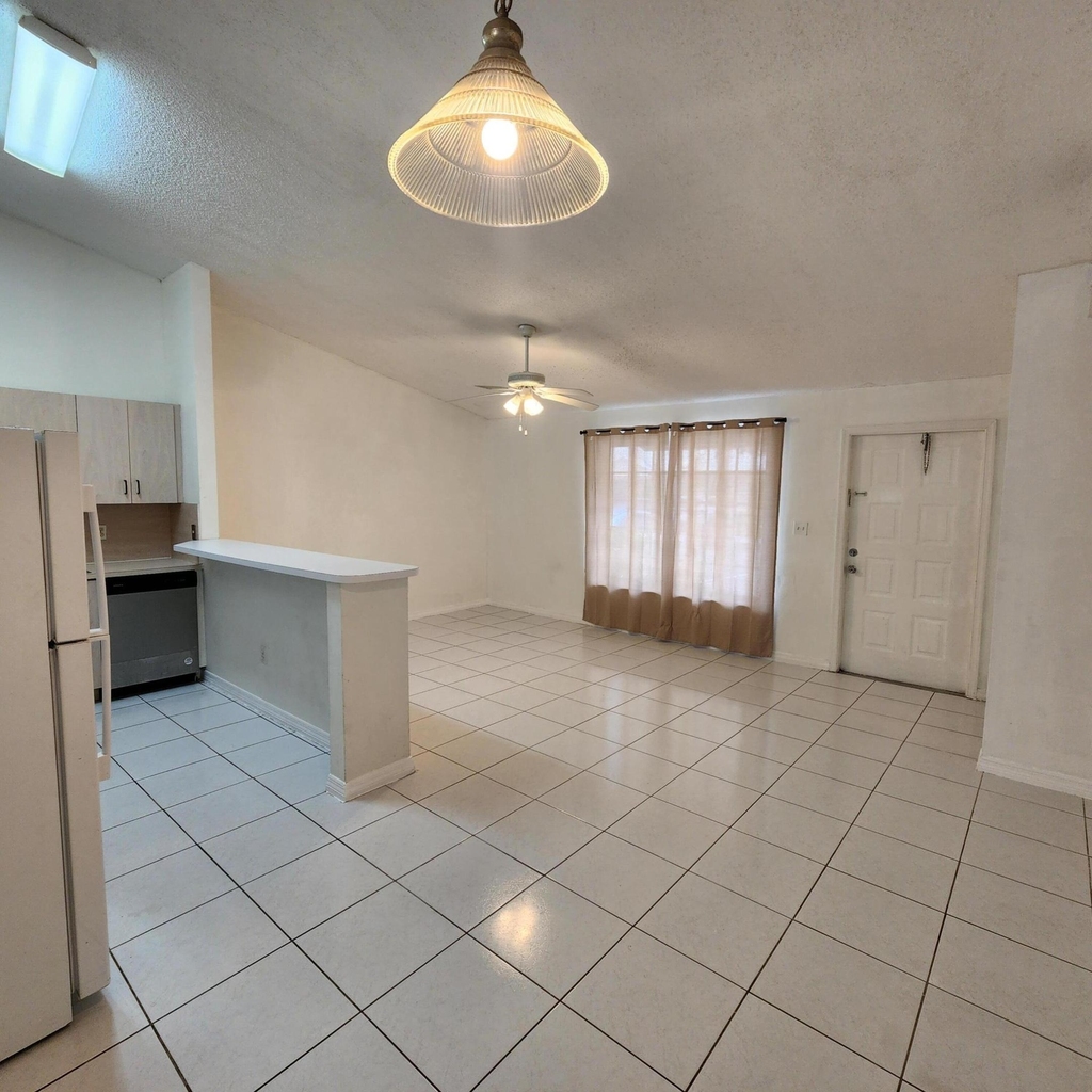 500 Ne 3rd Street - Photo 1