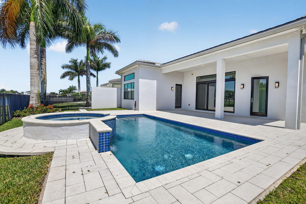 9168 Benedetta Place - Photo 0