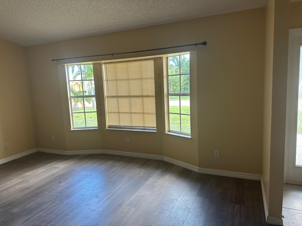2426 Se Addison Street - Photo 2