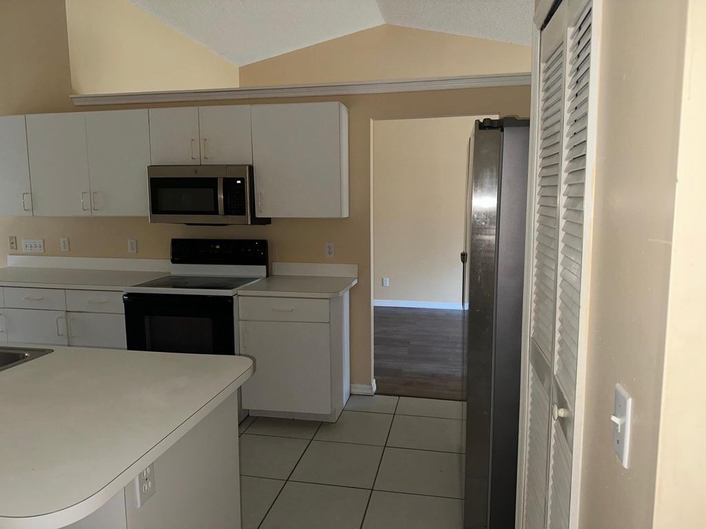 2426 Se Addison Street - Photo 17