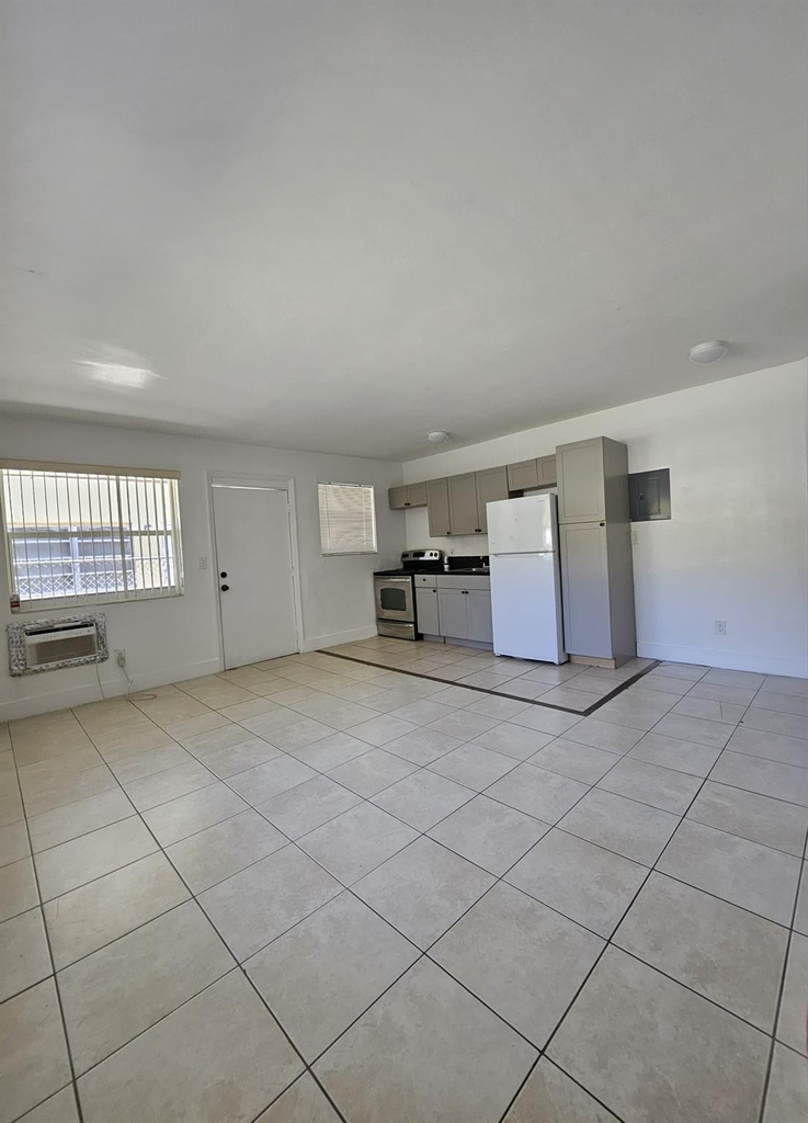 2032 Ne 168th Street - Photo 3