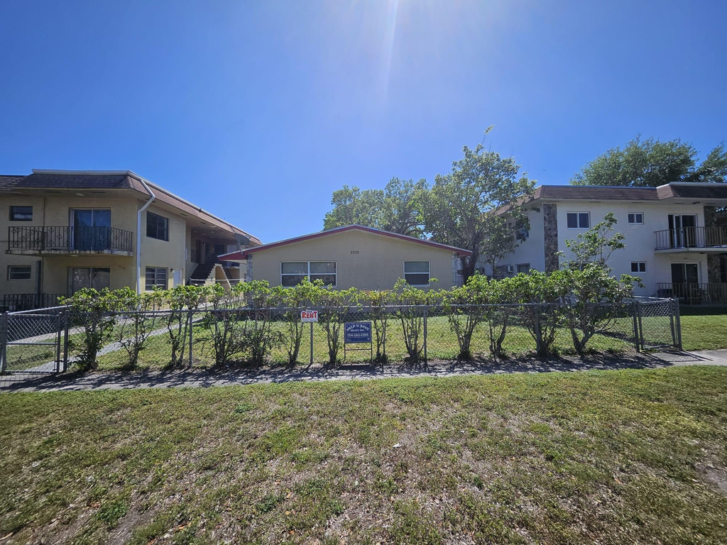 2032 Ne 168th Street - Photo 0