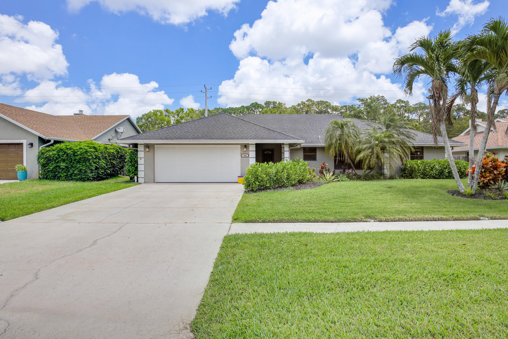 542 Indigo Avenue - Photo 0