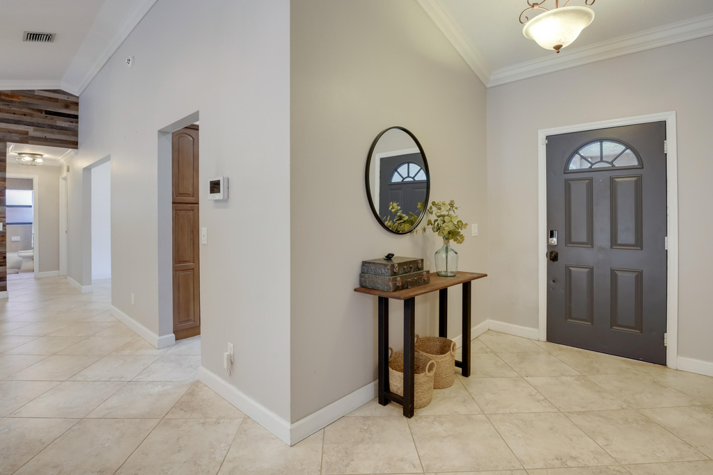 542 Indigo Avenue - Photo 2