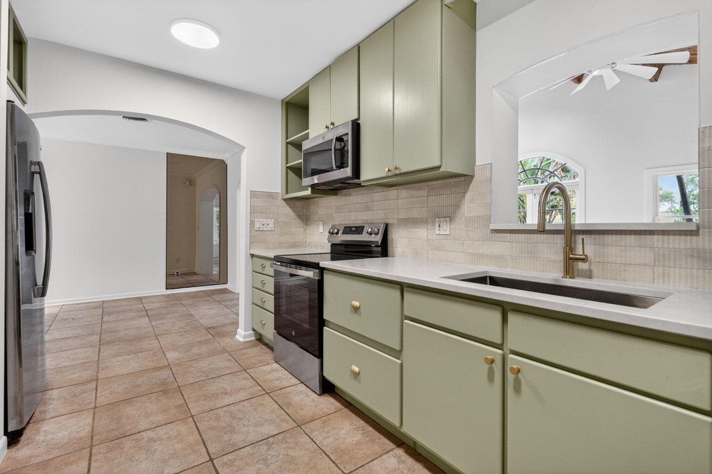 606 Paulina Road - Photo 7