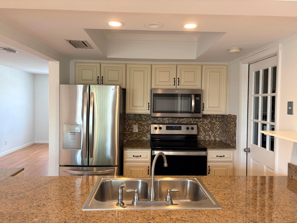 1009 Sw 3rd Way - Photo 10