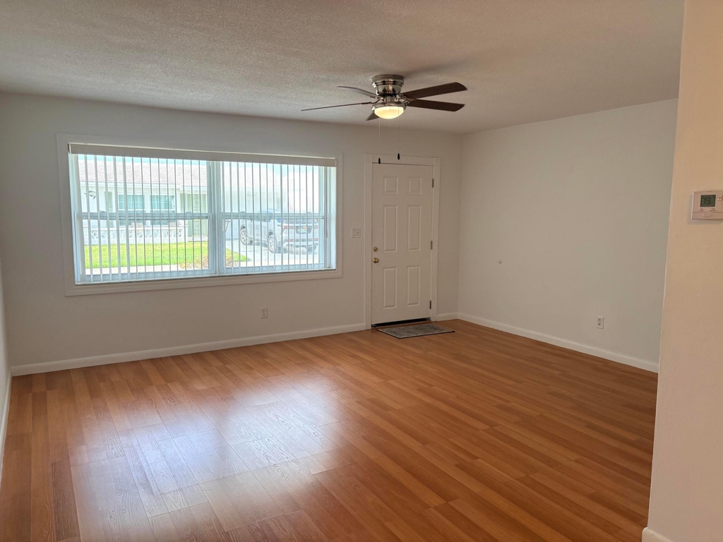 1009 Sw 3rd Way - Photo 2