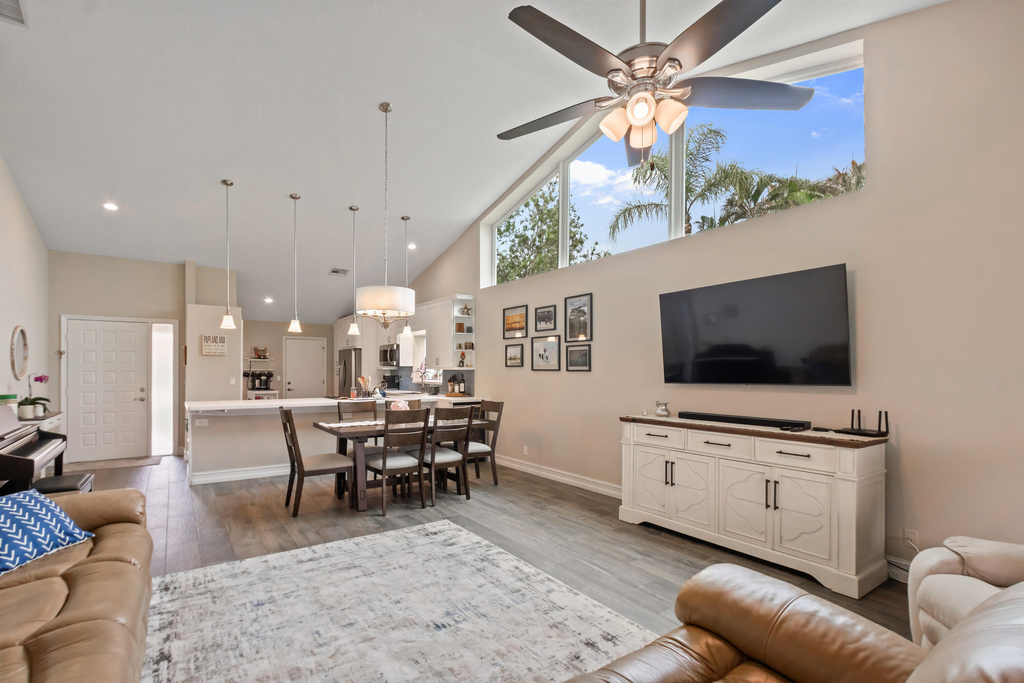 1401 Mahogany Place - Photo 3