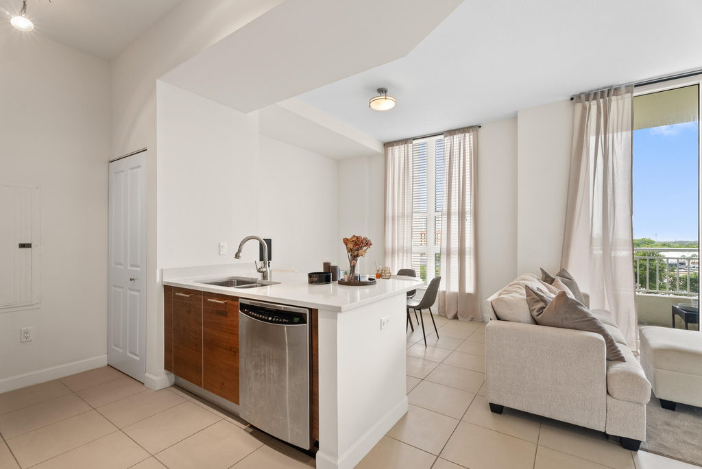 480 Hibiscus Street - Photo 1