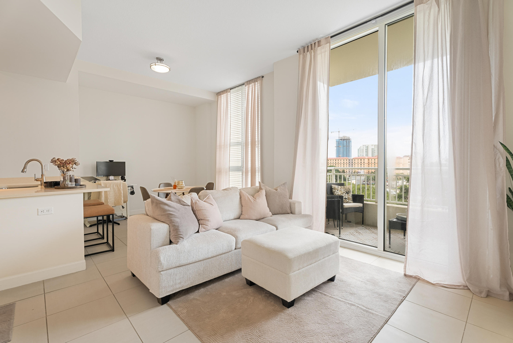 480 Hibiscus Street - Photo 0