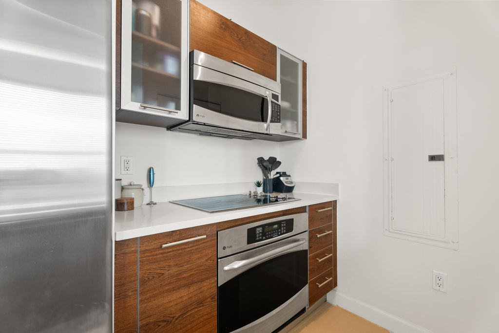 480 Hibiscus Street - Photo 3