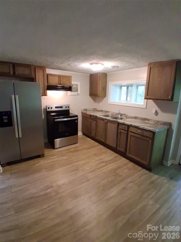 912 Berryhill Road - Photo 11