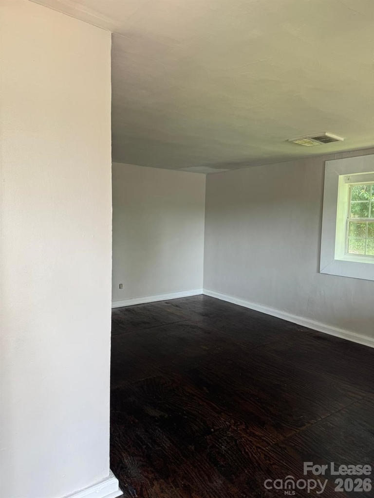 912 Berryhill Road - Photo 6