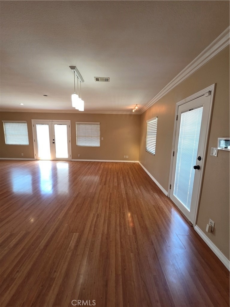 863 N 9th Avenue - Photo 4
