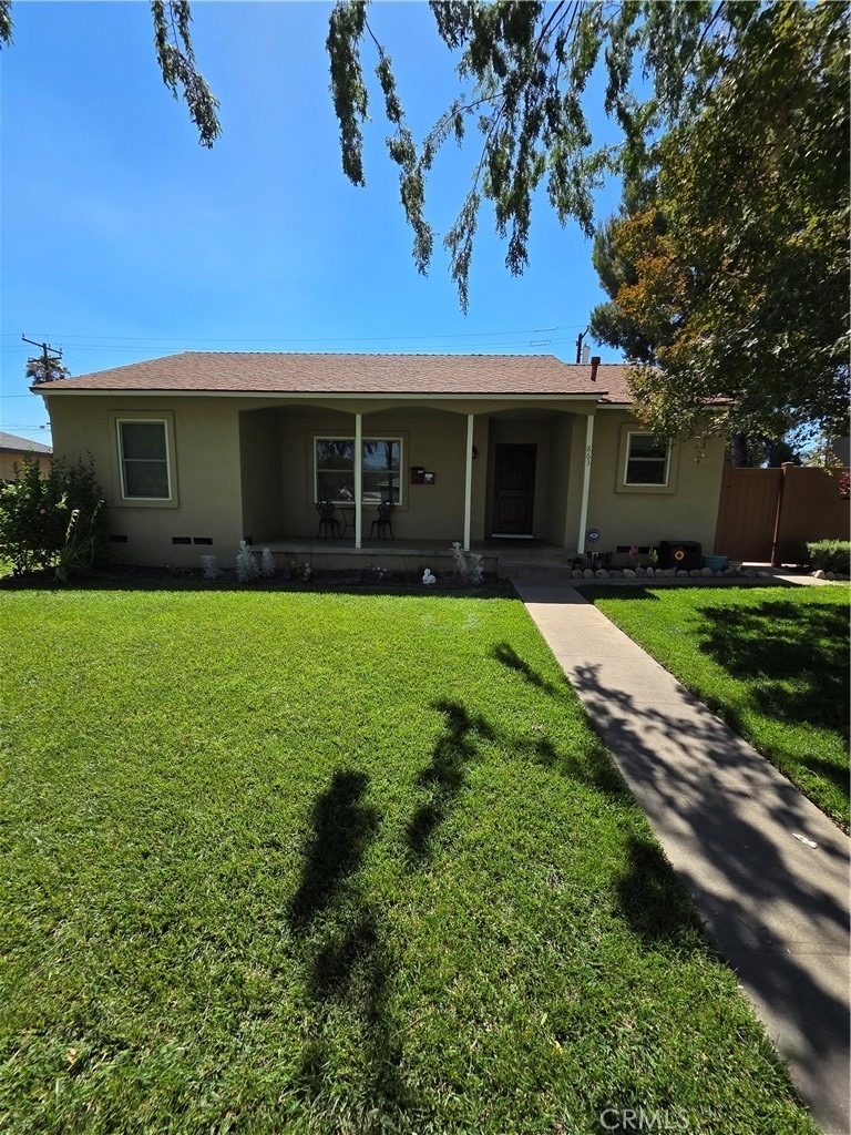 863 N 9th Avenue - Photo 0