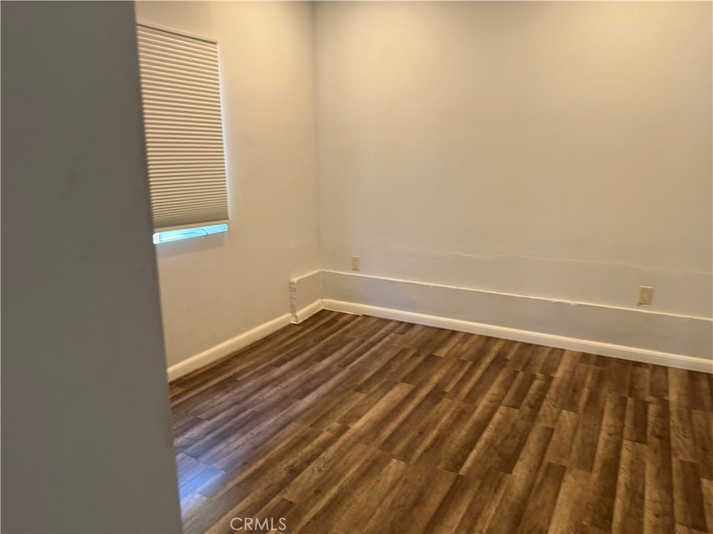 20324 Oxnard Street - Photo 5