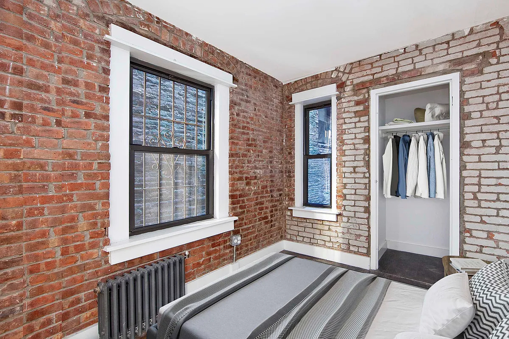  Essex Street  - Photo 4