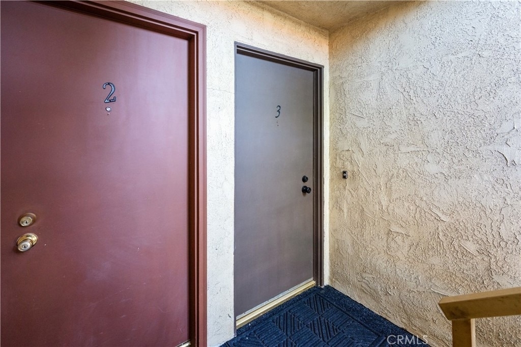 972 W 14th - Photo 2