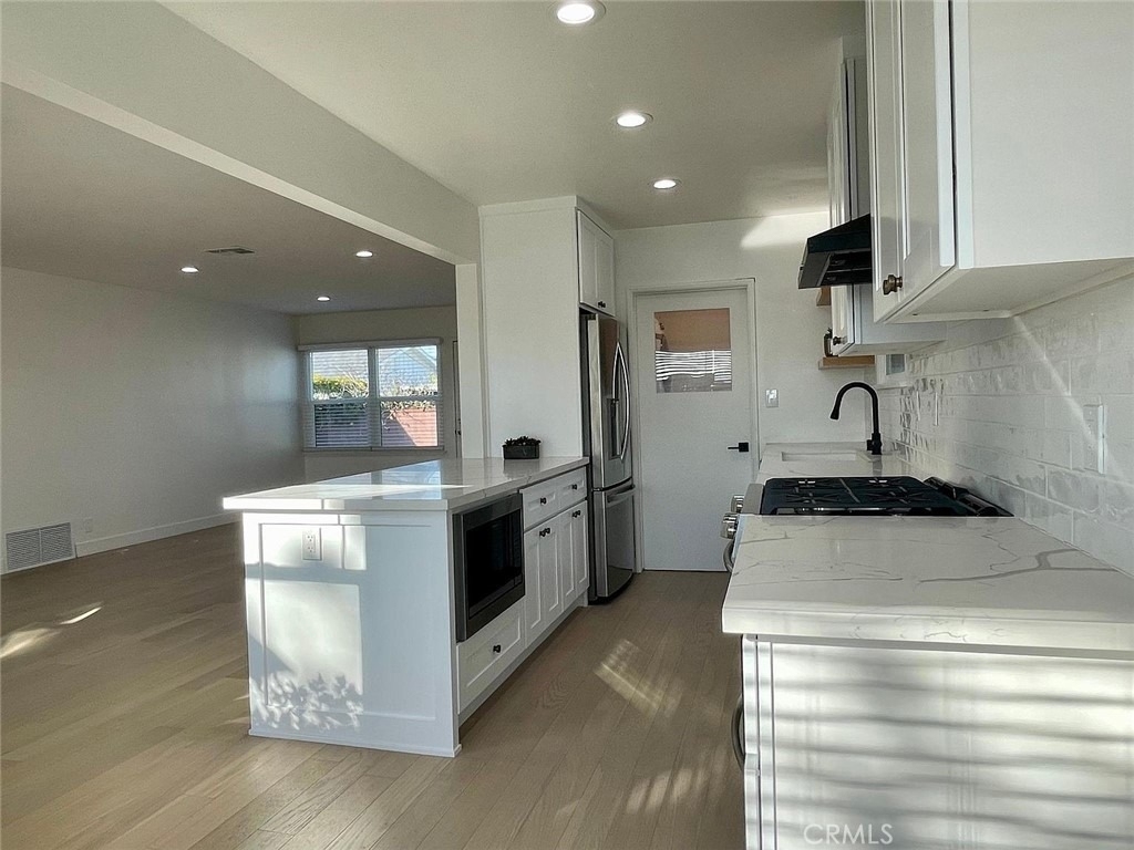 5427 W 135th Street - Photo 5
