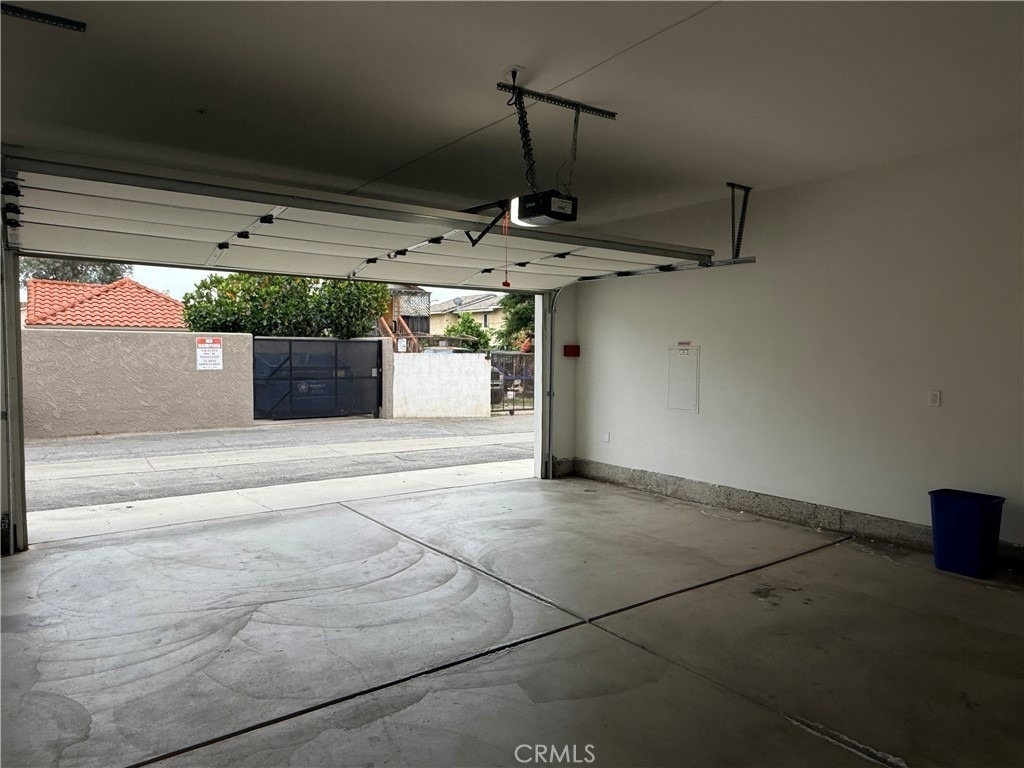 242 S Redwood - Photo 13