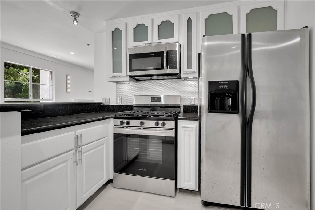 1401 S Bentley - Photo 7