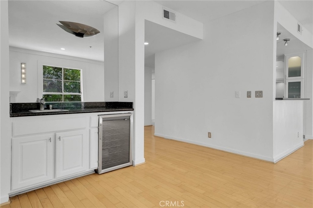 1401 S Bentley - Photo 4