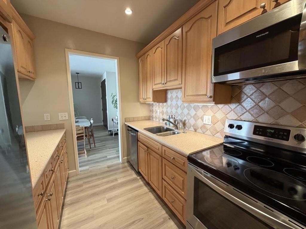 1427 Floribunda Avenue - Photo 8