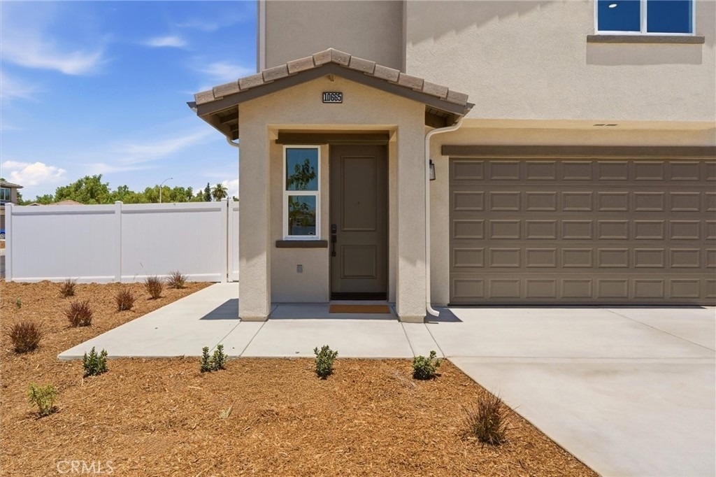10665 Alborz Ct. - Photo 2