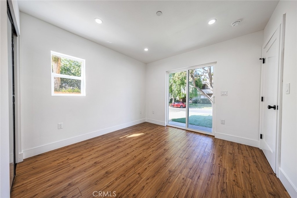10810 Hesby Street - Photo 3