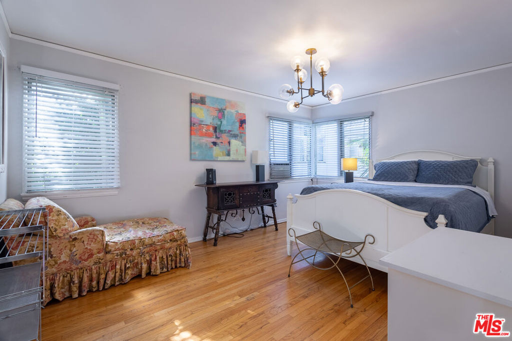 119 S Bundy Drive - Photo 12