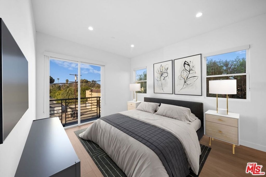 13846 Moorpark Street - Photo 2