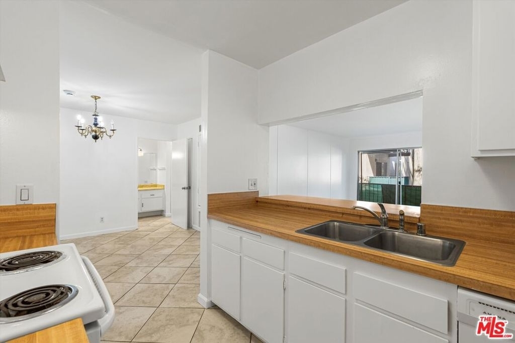 5460 White Oak Avenue - Photo 8