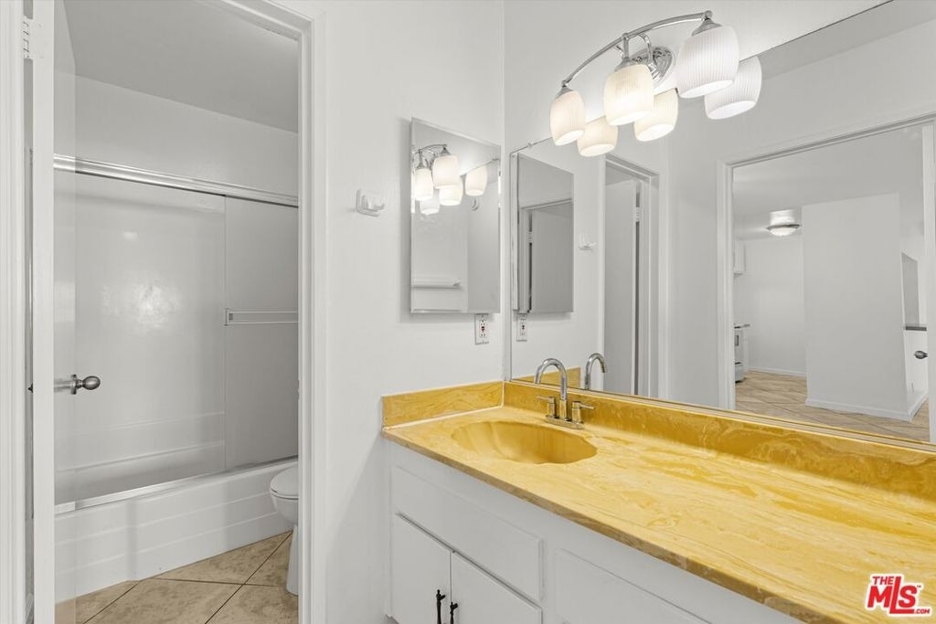 5460 White Oak Avenue - Photo 10