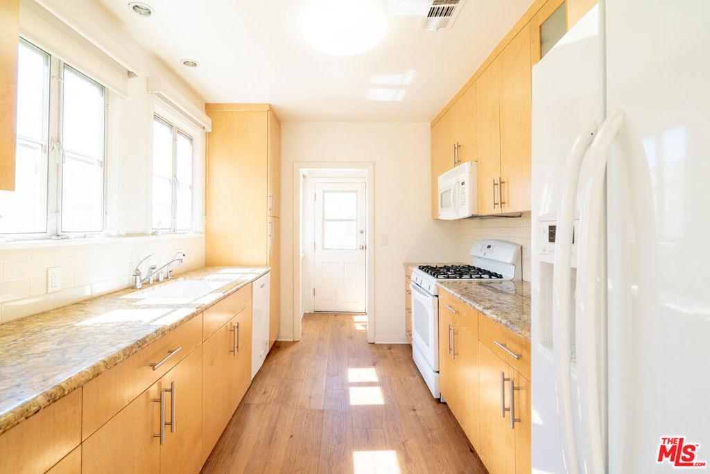441 S Bedford Drive - Photo 6