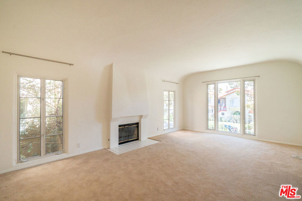 441 S Bedford Drive - Photo 2