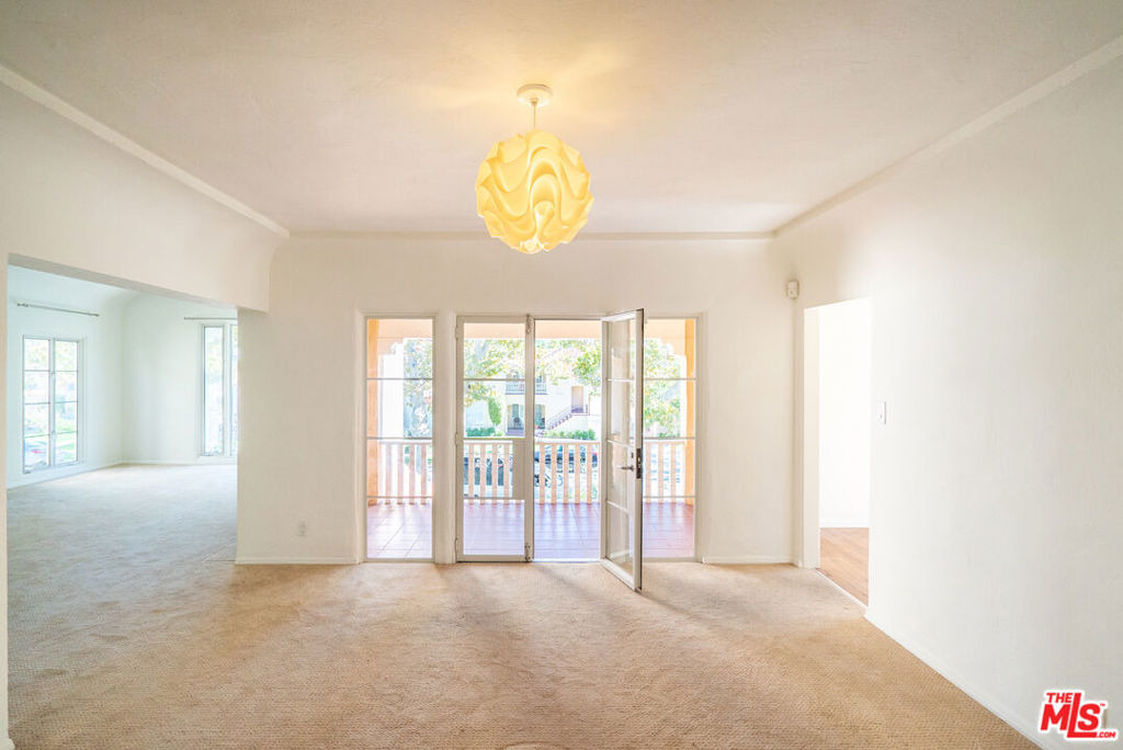 441 S Bedford Drive - Photo 4