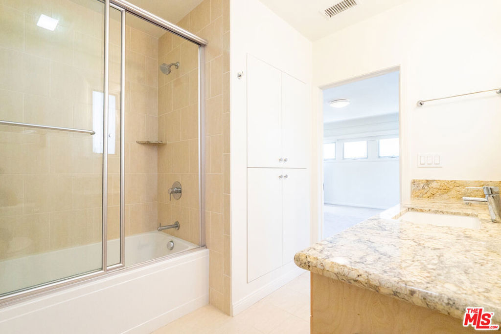 441 S Bedford Drive - Photo 18
