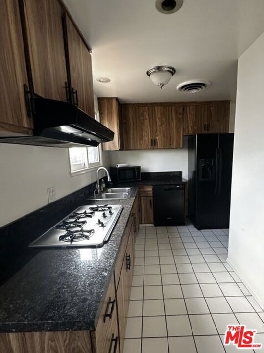 23907 Friar Street - Photo 4