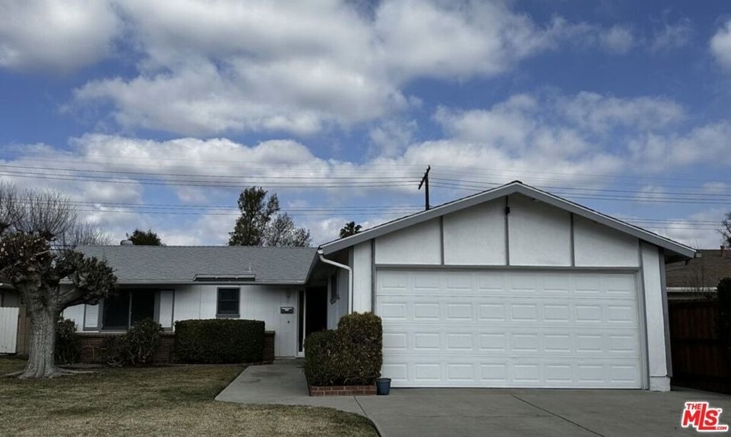 23907 Friar Street - Photo 0