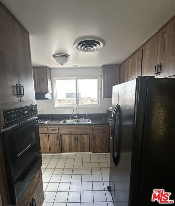 23907 Friar Street - Photo 5