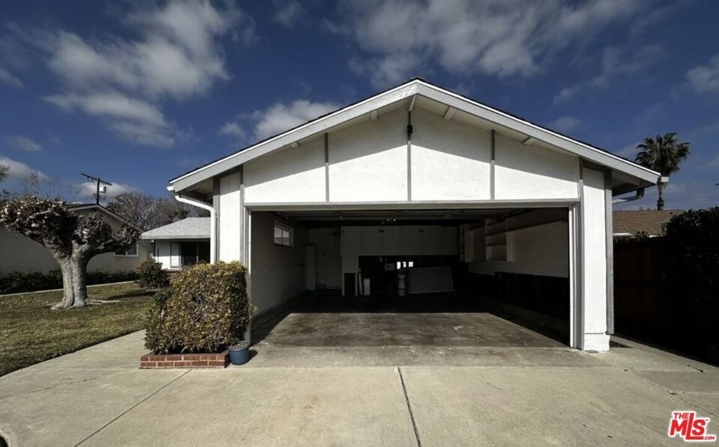 23907 Friar Street - Photo 16