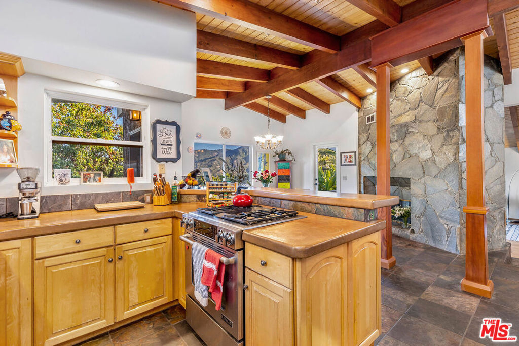 2716 Halsey Road - Photo 17