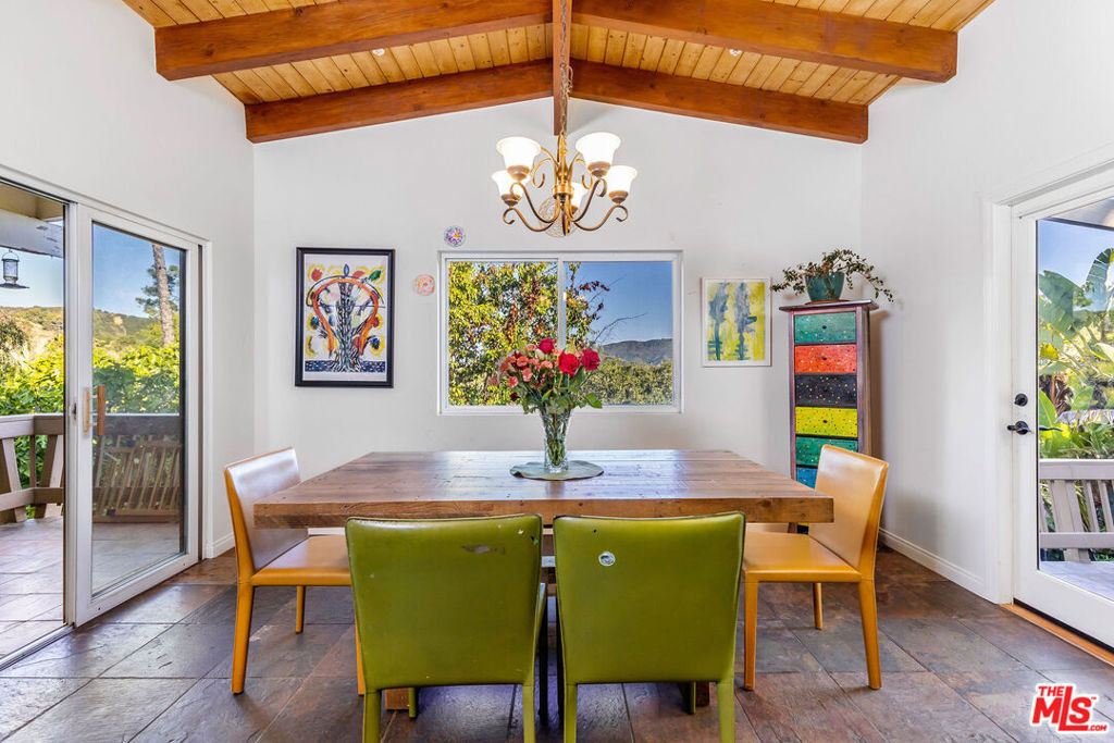2716 Halsey Road - Photo 13