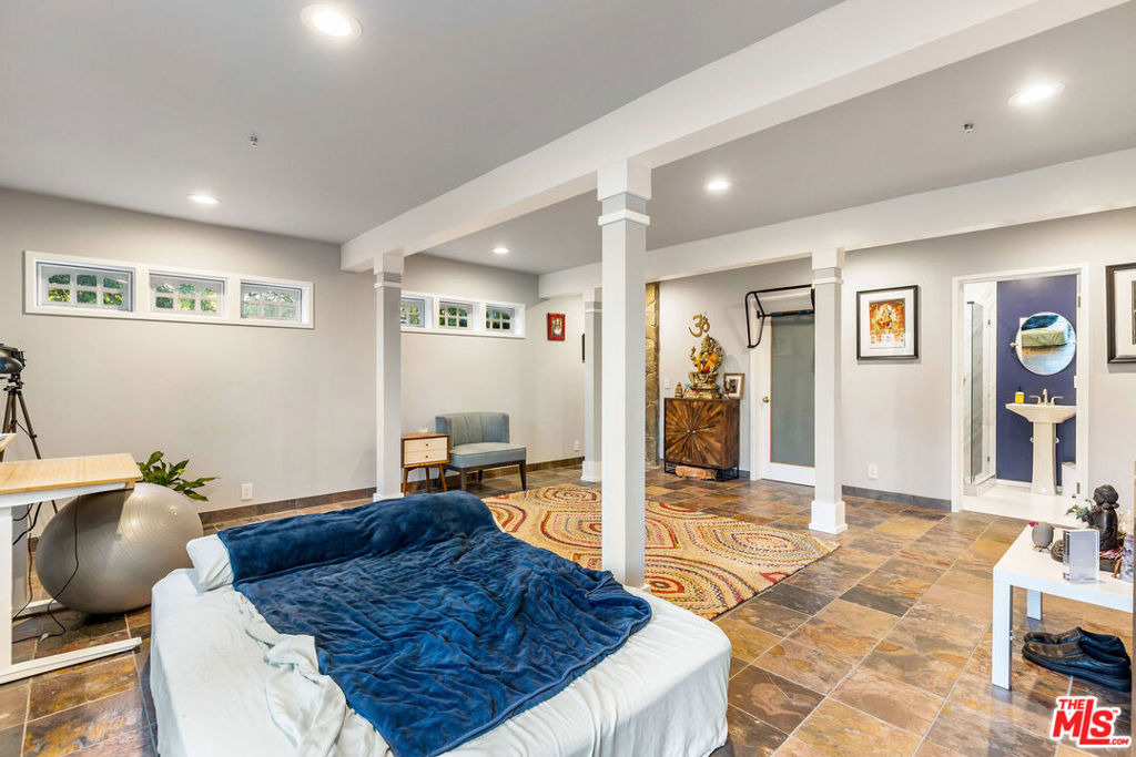 2716 Halsey Road - Photo 36