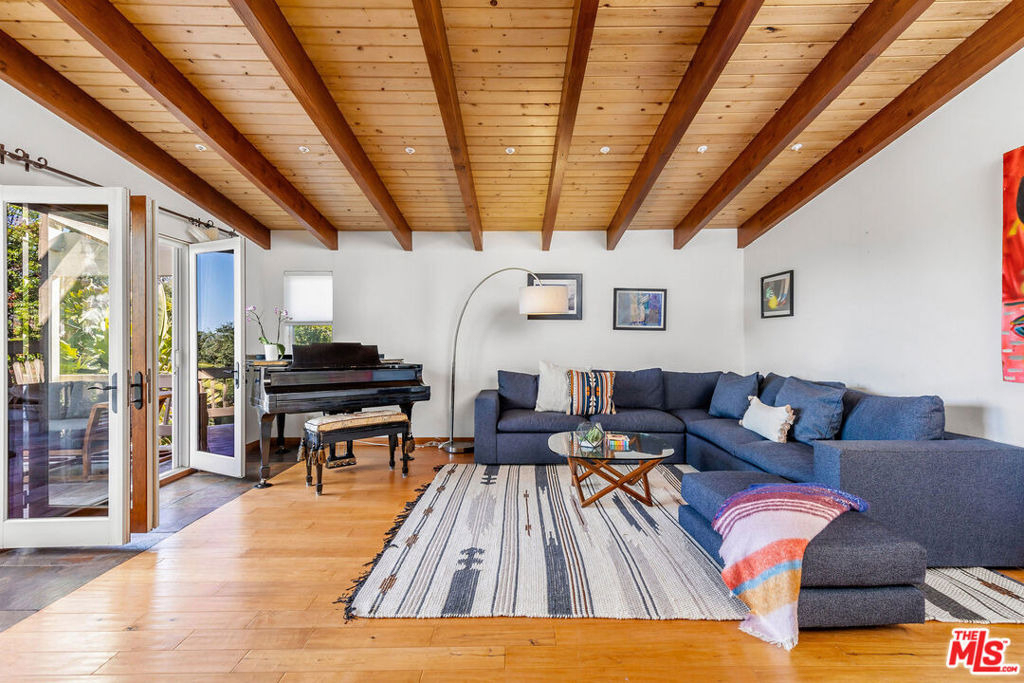 2716 Halsey Road - Photo 0